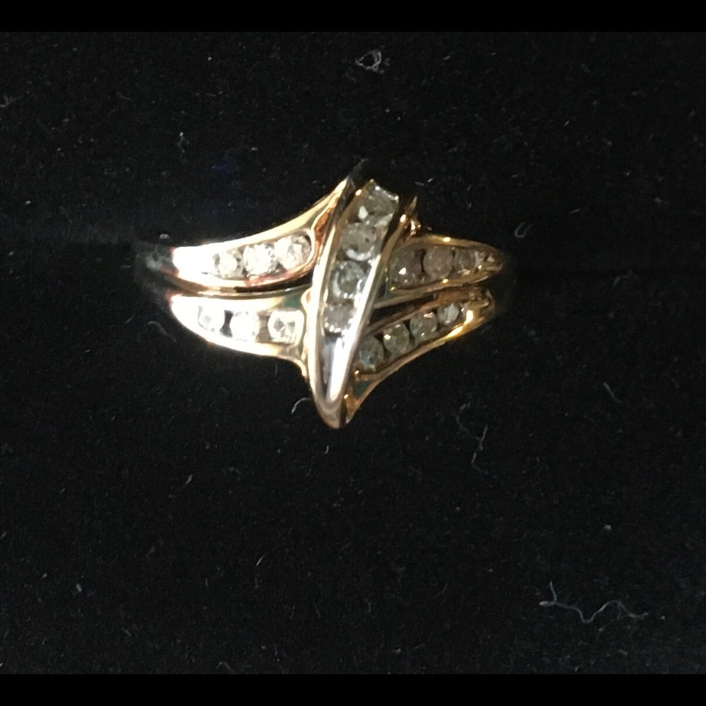 New Genuine Diamond Ring - Picture 2 of 5